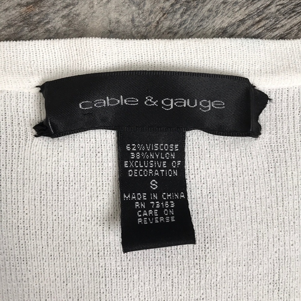 White button down quarter sleeve blouse - Picture 10 of 10